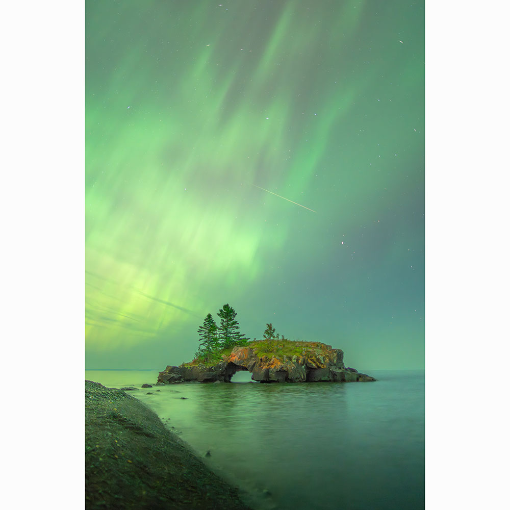 Nathan Klok - Hollow Rock Aurora